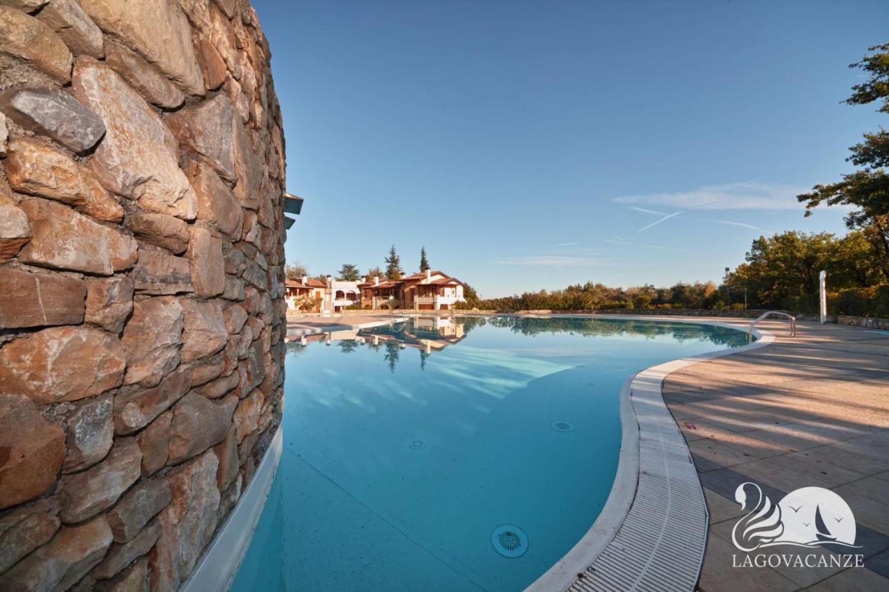 Appartamento Lago Blu Манерба дел Гарда Екстериор снимка